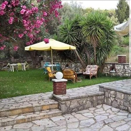 Guesthouse Emi Lygia  Bagian luar foto